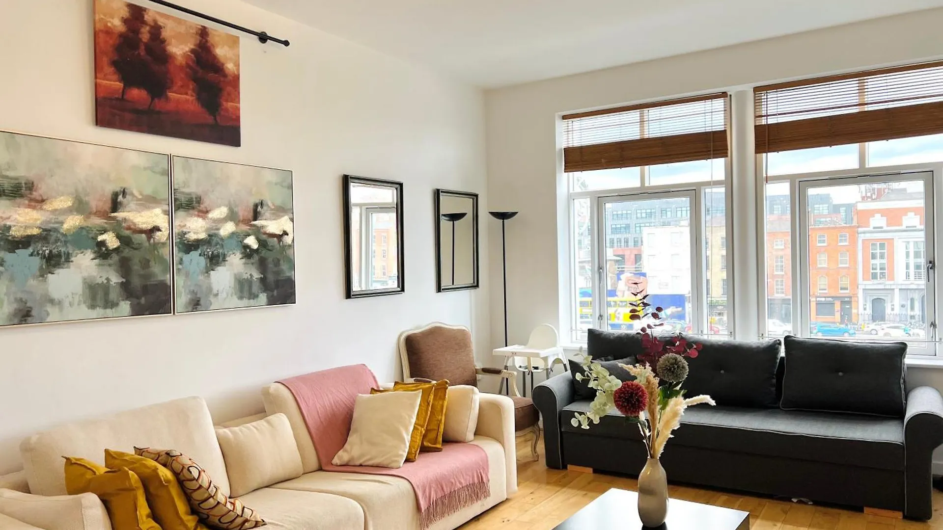Cosy River View Flat At Temple Bar Apartment Dublin