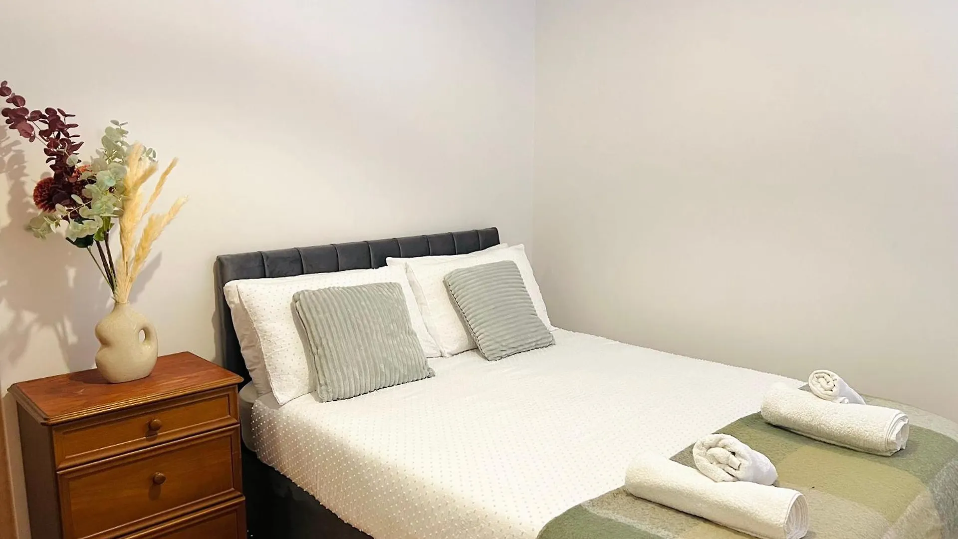 Cosy River View Flat At Temple Bar Apartment Dublin 0*,  Ireland